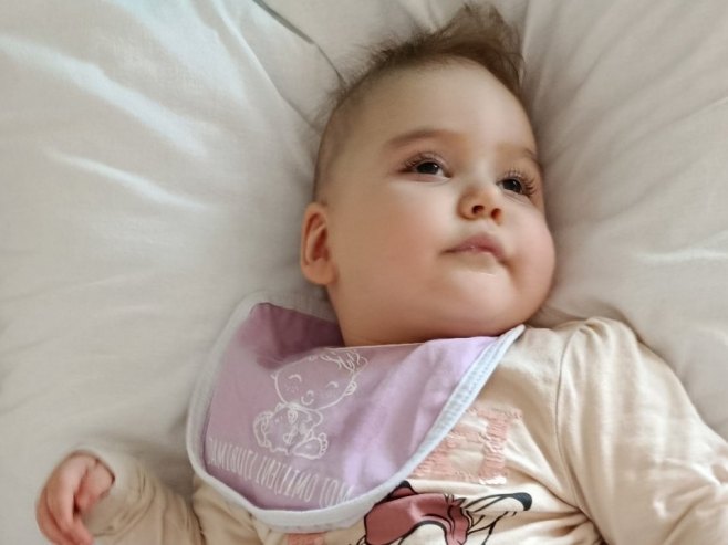 Позовимо 17193 и помозимо Софији да направи први корак Позовимо 17193 и помозимо Софији да направи први корак