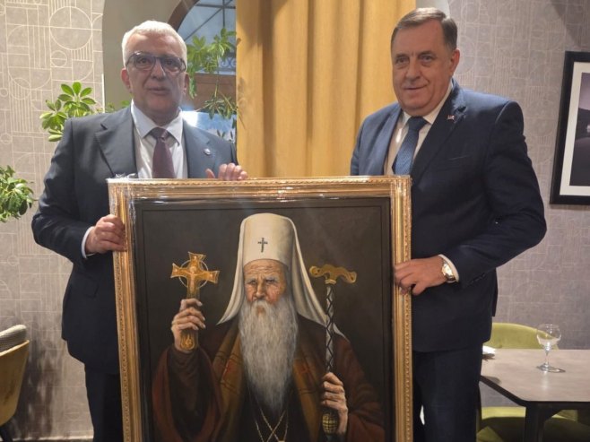 Мандић након састанка са Додиком: Успјешне међународне активности за чување мира у региону Мандић након састанка са Додиком: Успјешне међународне активности за чување мира у региону