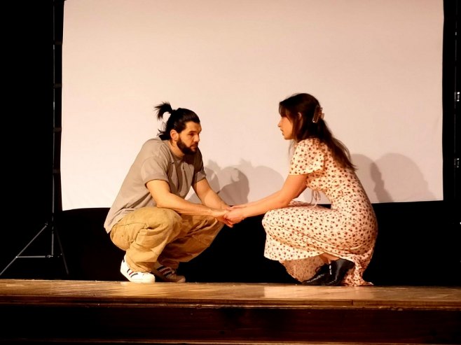 Одиграна мелодрама "Кућа на плажи" Одиграна мелодрама "Кућа на плажи"