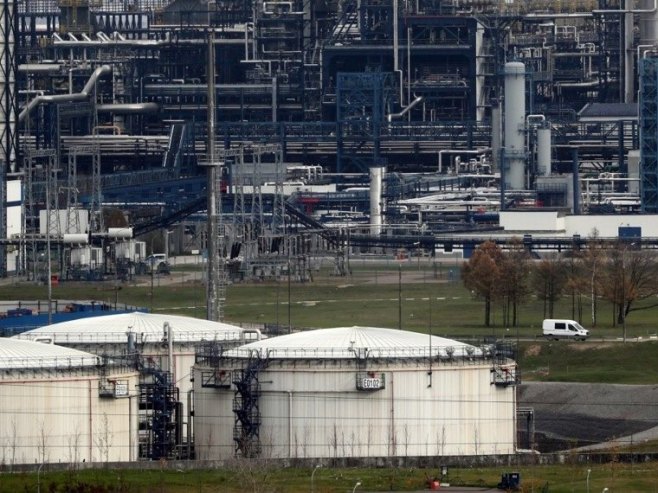 Гаспромњефт (фото: EPA/MAXIM SHIPENKOV) Гаспромњефт (фото: EPA/MAXIM SHIPENKOV) -