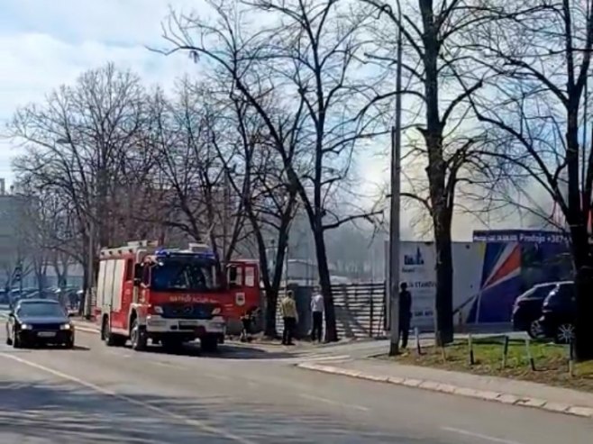 Ватрогасци на терену Ватрогасци на терену - Фото: РТРС