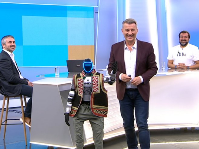 Робот Роби Робот Роби - Фото: РТРС