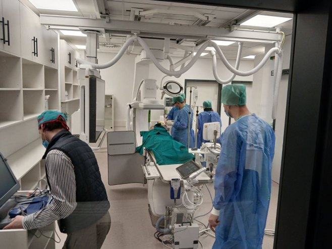 Операција у новој болници Операција у новој болници -