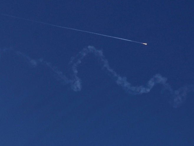 Ракета (Фото: EPA/ALAA BADARNEH) Ракета (Фото: EPA/ALAA BADARNEH) -