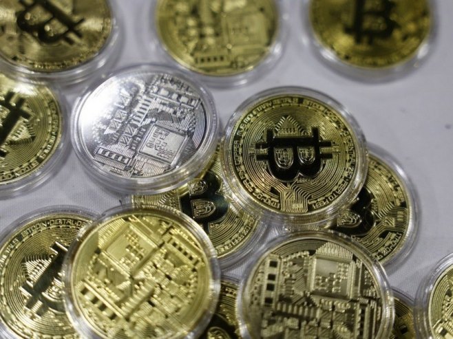 Биткоин пао за 2,16 одсто на 55.970 евра, итиријум за 4,1 одсто на 1.650 евра Биткоин пао за 2,16 одсто на 55.970 евра, итиријум за 4,1 одсто на 1.650 евра