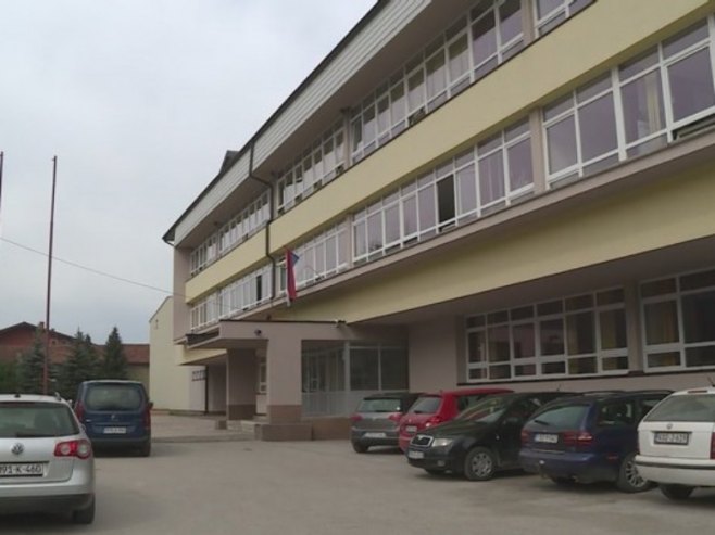 Завршена реконструкција система централног гријања у Средњошколском центру у Власеници (ВИДЕО) Завршена реконструкција система централног гријања у Средњошколском центру у Власеници (ВИДЕО)