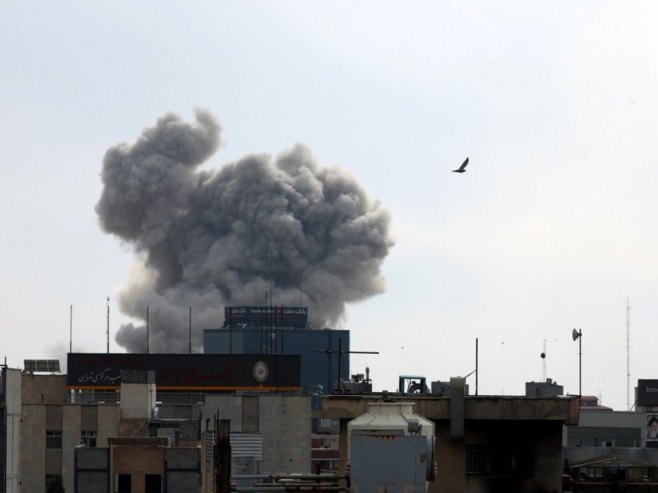 Техерен (фото: EPA/ABEDIN TAHERKENAREH) Техерен (фото: EPA/ABEDIN TAHERKENAREH) -