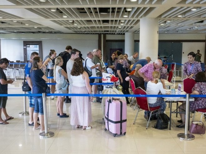 Ђокић: Сутра би 156 држављана БиХ требало стићи из УАЕ Ђокић: Сутра би 156 држављана БиХ требало стићи из УАЕ