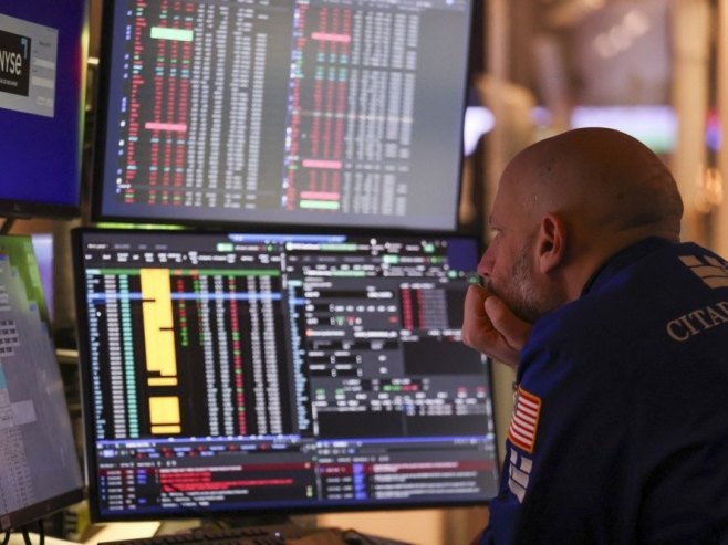 Цијене нафте на берзи (Фото: EPA/SARAH YENESEL) Цијене нафте на берзи (Фото: EPA/SARAH YENESEL) -