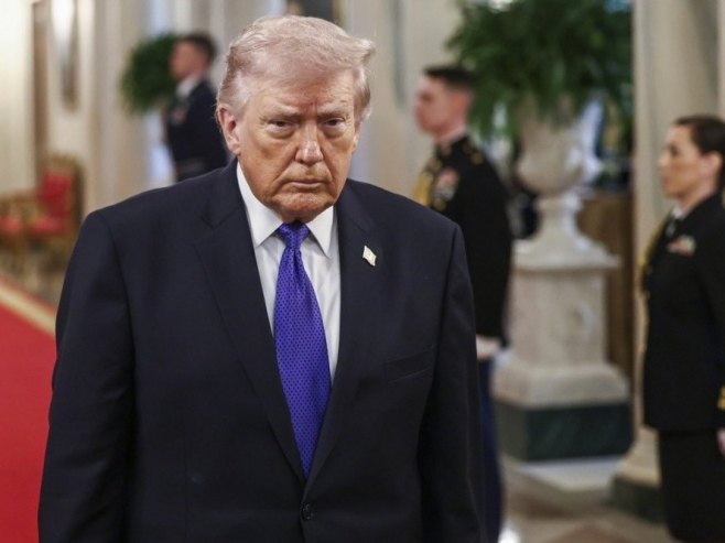 Доналд Трамп (фото: EPA/JIM LO SCALZO) Доналд Трамп (фото: EPA/JIM LO SCALZO) -