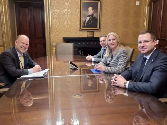 Меклофлин, Цвијановић и Ковачевић (фото: instagram.com/zeljka.cvijanovic) Меклофлин, Цвијановић и Ковачевић (фото: instagram.com/zeljka.cvijanovic) -