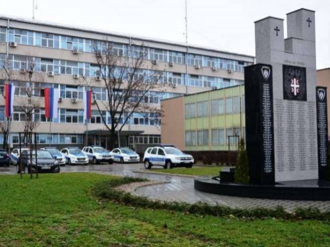 У Кантону Сарајево пронађен аутомобил који је украден у Бањалуци У Кантону Сарајево пронађен аутомобил који је украден у Бањалуци