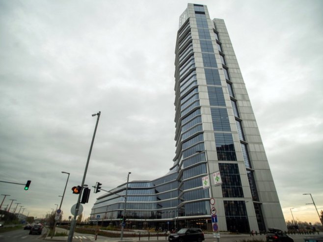 МОЛ - Сједиште мађарске нафтне компаније у Будимпешти (фото: EPA/ZOLTAN BALOGH) МОЛ - Сједиште мађарске нафтне компаније у Будимпешти (фото: EPA/ZOLTAN BALOGH) -