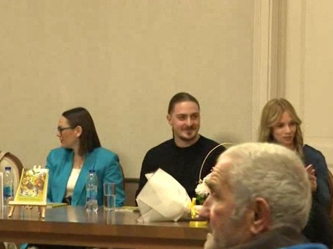 Представљена књига за дјецу "Другари из природе" ауторке Свјетлане Правдић (ВИДЕО) Представљена књига за дјецу "Другари из природе" ауторке Свјетлане Правдић (ВИДЕО)