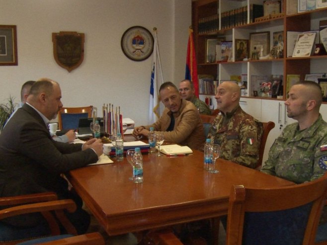 Генерал-мајор Маурицио Фронда у Вишеграду Генерал-мајор Маурицио Фронда у Вишеграду - Фото: РТРС