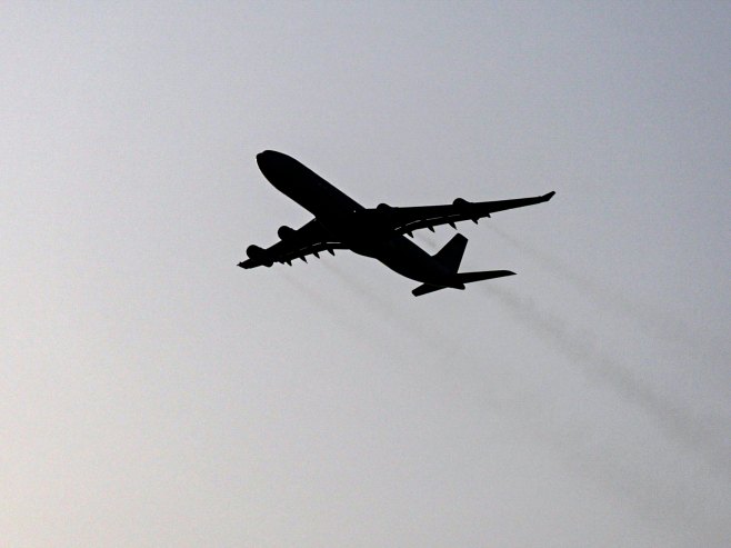 Авион (Фото: EPA/STRINGER/илустрација) Авион (Фото: EPA/STRINGER/илустрација) -