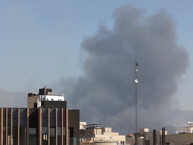 Иран (Фото: EPA/ABEDIN TAHERKENAREH) Иран (Фото: EPA/ABEDIN TAHERKENAREH) -