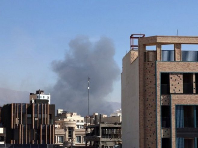 Техеран (фото: EPA/ABEDIN TAHERKENAREH) Техеран (фото: EPA/ABEDIN TAHERKENAREH) -