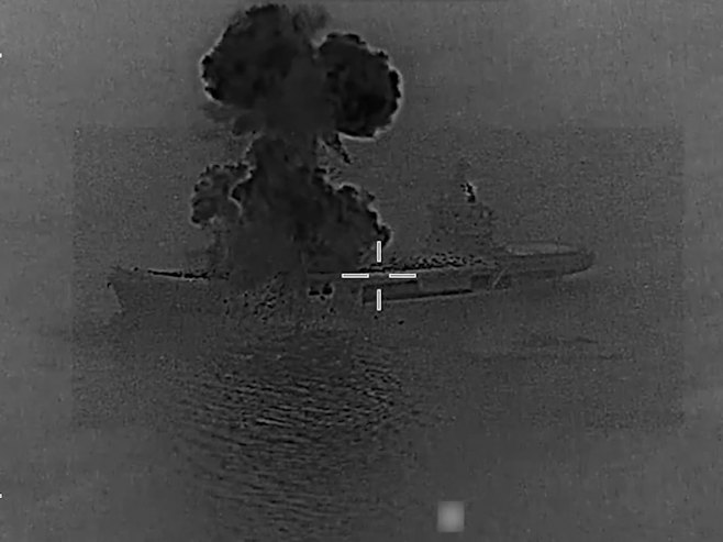 Погођени брод (Фото: x.com/CENTCOM) Погођени брод (Фото: x.com/CENTCOM) -