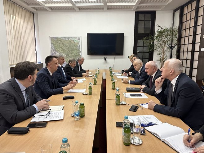 Састанак Петра Ђокића и Зорана Стевановића у Сарајеву са Ведраном Лакићем Састанак Петра Ђокића и Зорана Стевановића у Сарајеву са Ведраном Лакићем - Фото: Уступљена фотографија