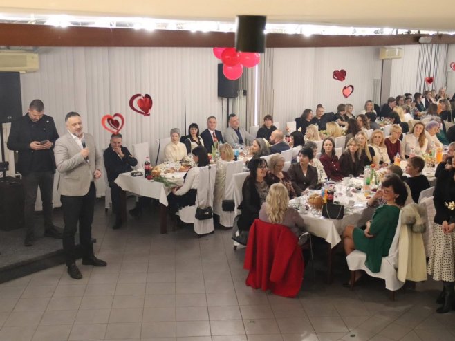 Дервента - Прослава 8. Марта Дервента - Прослава 8. Марта - Фото: РТРС