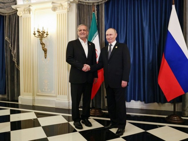 Пезешкијан и Путин (Фото: EPA/АLEXANDER KAZAKOV / SPUTNIK / KREMLIN POOL) Пезешкијан и Путин (Фото: EPA/АLEXANDER KAZAKOV / SPUTNIK / KREMLIN POOL) -