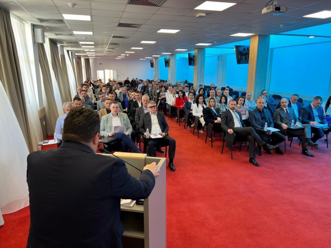 Главни одбор Уједињене Српске (фото: x.com/ujedinjenaSR) Главни одбор Уједињене Српске (фото: x.com/ujedinjenaSR) -