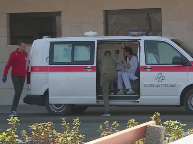 Преговори о повећању плата у здравству: Колико нуди Влада, а колико траже синдикати? (ВИДЕО) Преговори о повећању плата у здравству: Колико нуди Влада, а колико траже синдикати? (ВИДЕО)