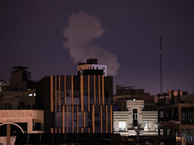 Иран (Фото: EPA/ABEDIN TAHERKENAREH) Иран (Фото: EPA/ABEDIN TAHERKENAREH) -