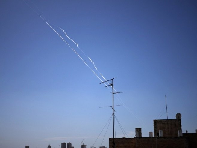 Ракете над Израелом (Фото: EPA/ATEF SAFADI, илустрација) Ракете над Израелом (Фото: EPA/ATEF SAFADI, илустрација) -