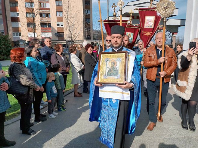 Зворник: Вјерници дочекали из Русије икону - Умекшање злих срца Зворник: Вјерници дочекали из Русије икону - Умекшање злих срца