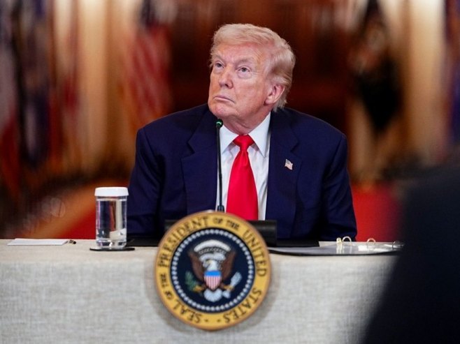 Доналд Трамп (Фото: EPA/AARON SCHWARTZ, илустрација) Доналд Трамп (Фото: EPA/AARON SCHWARTZ, илустрација) -