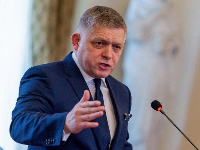 Роберт Фицо (Фото: EPA/DOMINIKA KORTVELYESIOVA, илустрација) Роберт Фицо (Фото: EPA/DOMINIKA KORTVELYESIOVA, илустрација) -