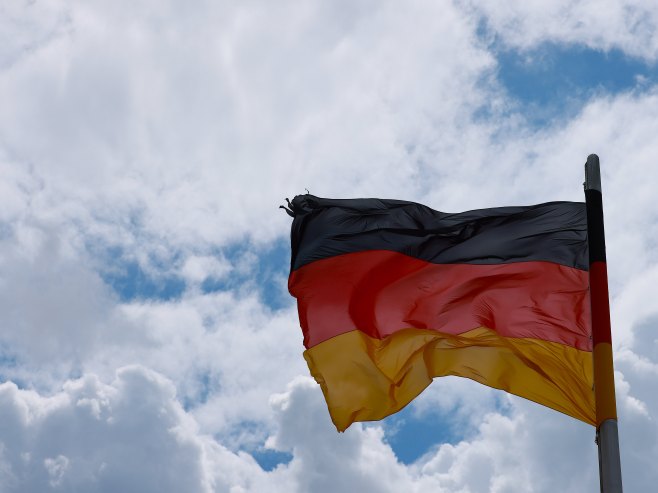 Њемачка застава (Фото: EPA/HANNIBAL HANSCHKE) Њемачка застава (Фото: EPA/HANNIBAL HANSCHKE) -