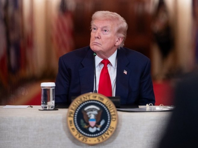 Доналд Трамп (Фото: EPA/AARON SCHWARTZ, илустрација) Доналд Трамп (Фото: EPA/AARON SCHWARTZ, илустрација) -