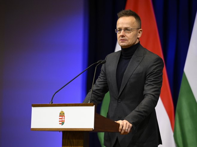 Петер Сијарто (Фото: EPA/BOGLARKA BODNAR) Петер Сијарто (Фото: EPA/BOGLARKA BODNAR) -