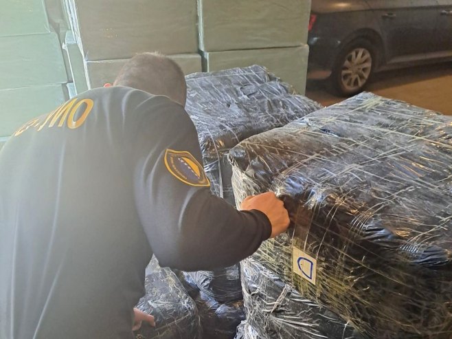 Одузети текстил (фото: УИО БиХ) Одузети текстил (фото: УИО БиХ) -