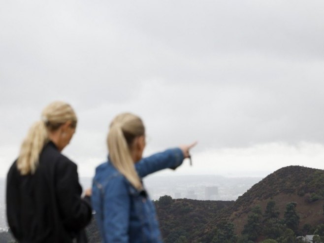 Невријеме у САД (фото: EPA/CAROLINE BREHMAN) Невријеме у САД (фото: EPA/CAROLINE BREHMAN) -