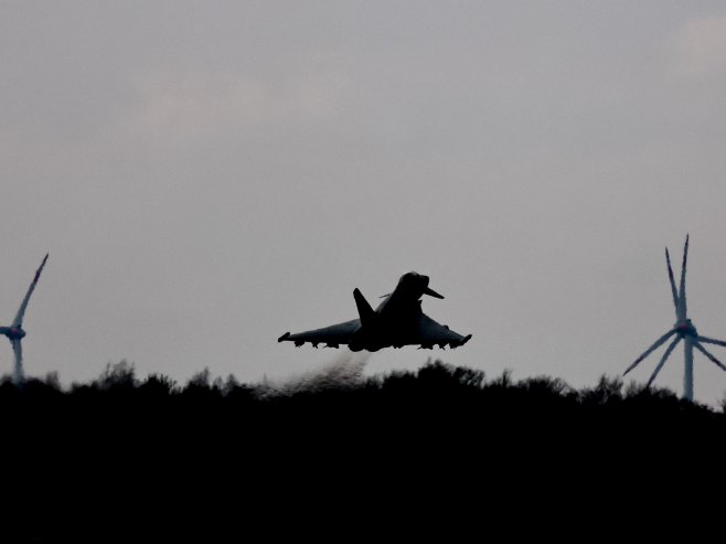 Авион (Фото: EPA/FILIP SINGER) Авион (Фото: EPA/FILIP SINGER) - Фото: илустрација