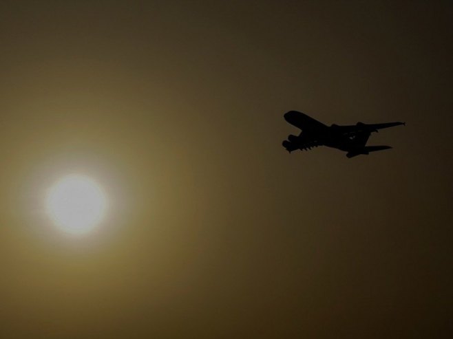 Авион (фото: EPA/STRINGER - илустрација) Авион (фото: EPA/STRINGER - илустрација) -