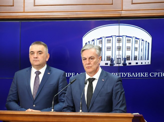 Синиша Каран и Саво Минић Синиша Каран и Саво Минић - Фото: ZIPAPHOTO/Borislav Zdrinja