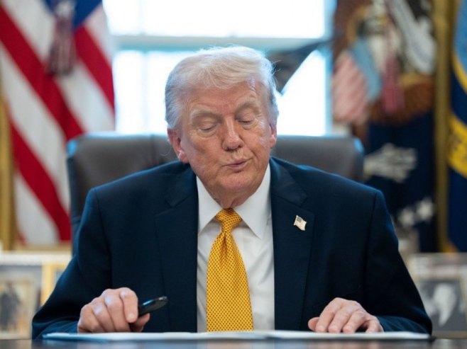 Доналд Трамп (фото: EPA/AARON SCHWARTZ ) Доналд Трамп (фото: EPA/AARON SCHWARTZ ) -