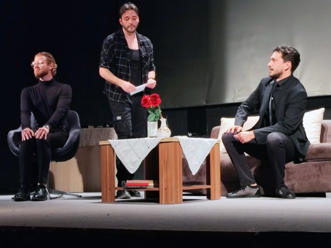 У Братунцу почели девети дани позоришта У Братунцу почели девети дани позоришта