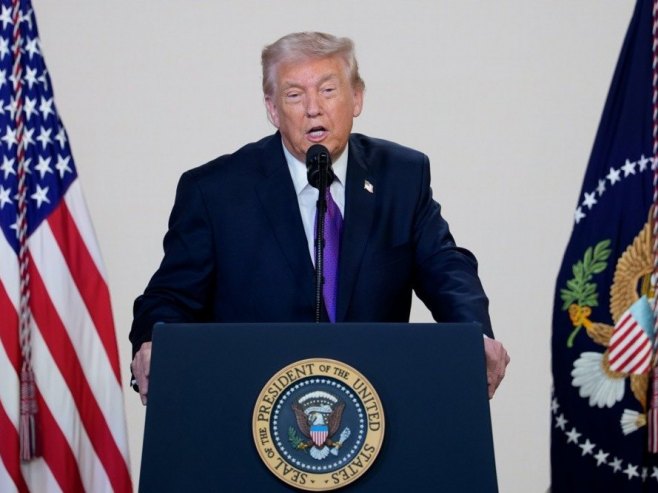 Доналд Трамп (фото: EPA/AARON SCHWARTZ) Доналд Трамп (фото: EPA/AARON SCHWARTZ) -