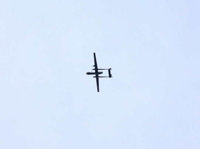 Дрон (фото: EPA/ALAA BADARNEH - илустрација) Дрон (фото: EPA/ALAA BADARNEH - илустрација) -