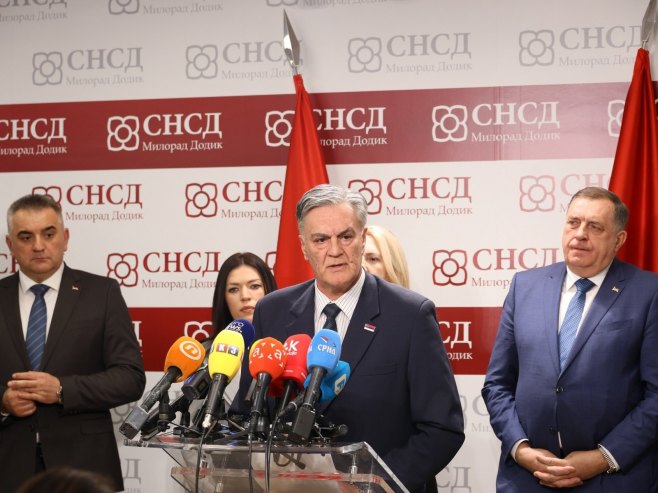 Синиша Каран (фото: Aleksandar Stupar/banjaluka.net) Синиша Каран (фото: Aleksandar Stupar/banjaluka.net) -