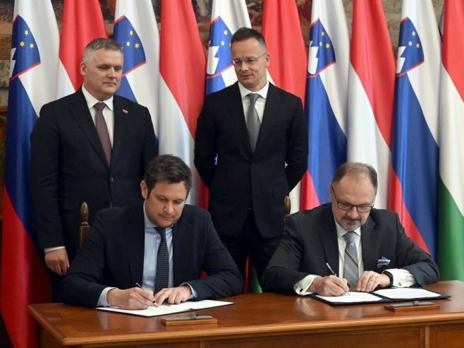 Потписивање споразума (Фото: EPA/LAJOS SOOS) Потписивање споразума (Фото: EPA/LAJOS SOOS) -