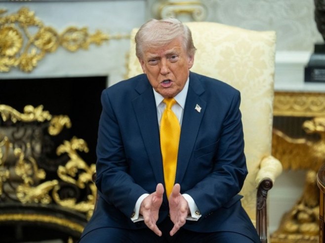 Доналд Трамп (фото: EPA/Aaron Schwartz) Доналд Трамп (фото: EPA/Aaron Schwartz) -