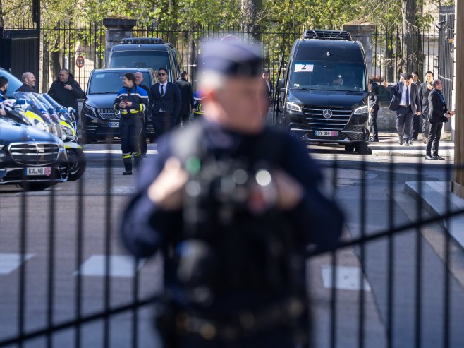 Полиција САД (EPA/CHRISTOPHE PETIT TESSON) Полиција САД (EPA/CHRISTOPHE PETIT TESSON) -