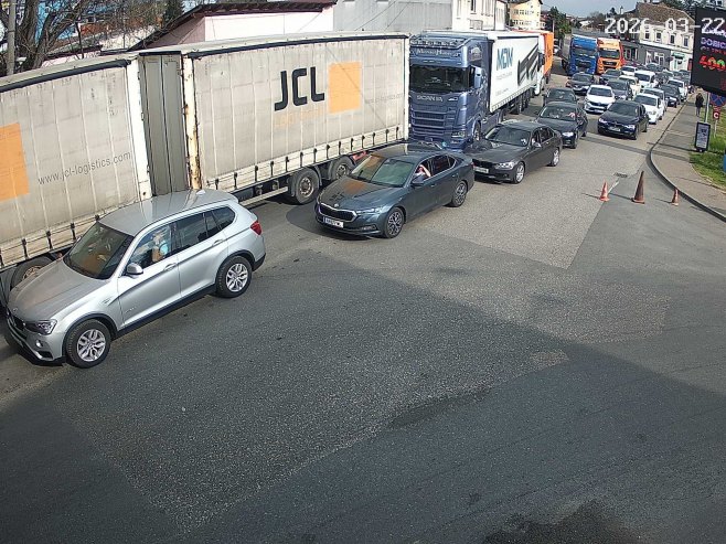 Гранични прелаз Градишка (фото: ams-rs) Гранични прелаз Градишка (фото: ams-rs) -